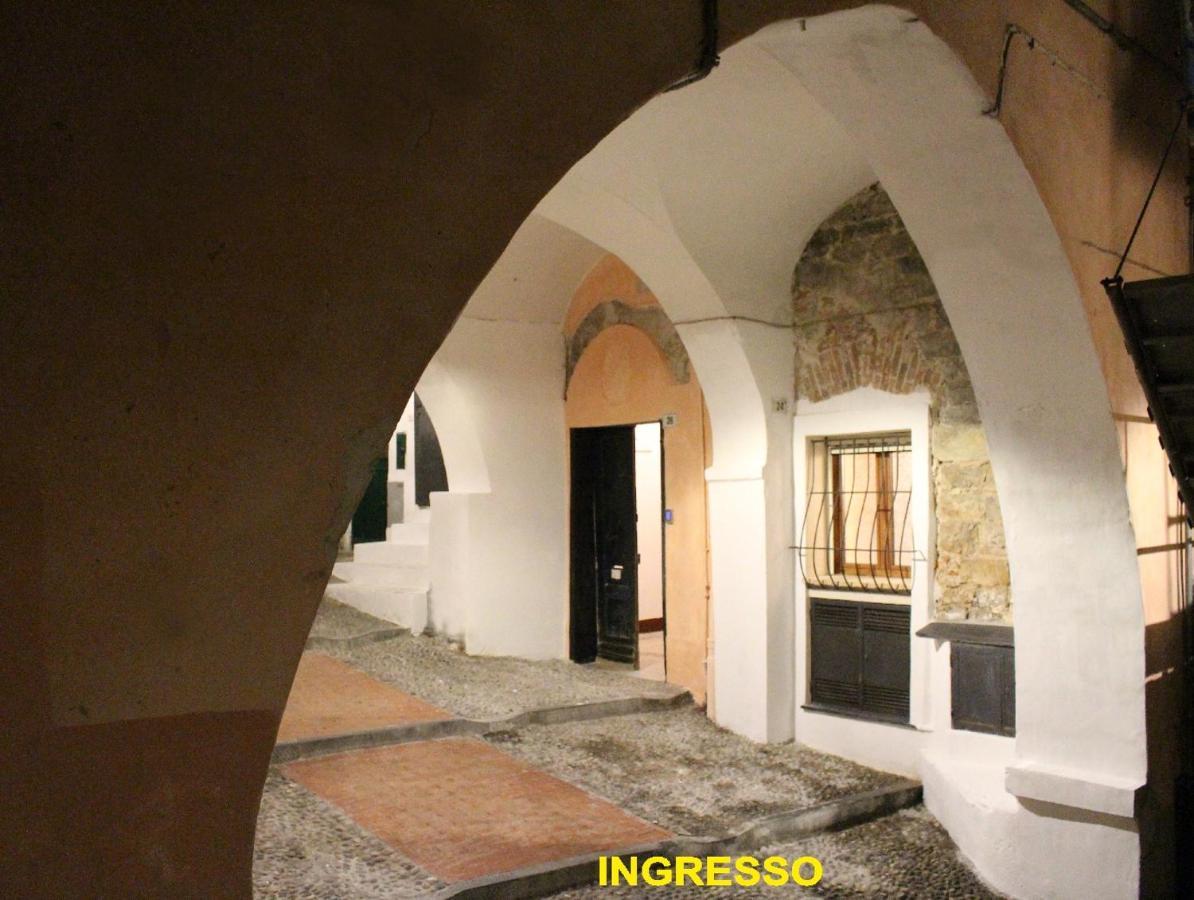 In Centro Citta, Nei Vicoli Del Borgo Appartement San Remo Buitenkant foto