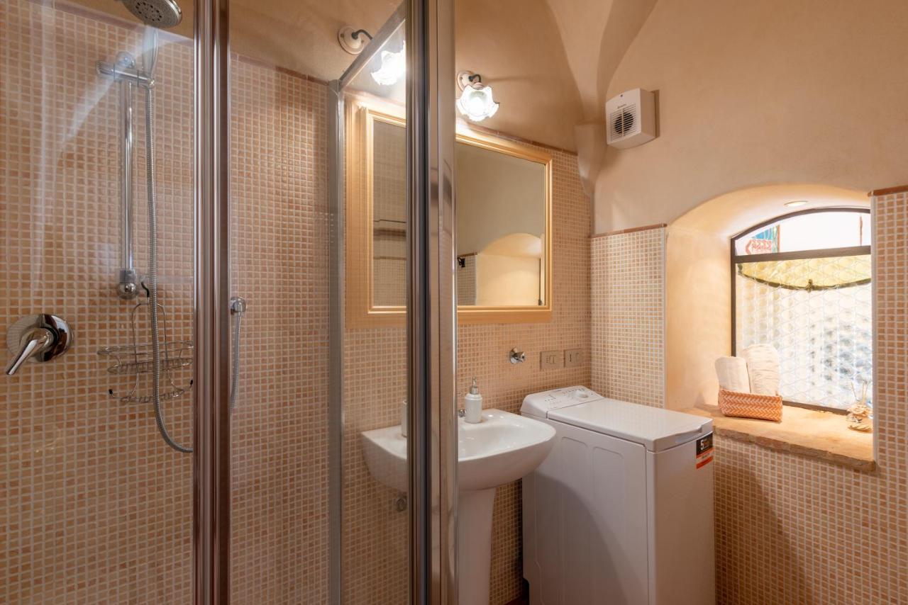In Centro Citta, Nei Vicoli Del Borgo Appartement San Remo Buitenkant foto