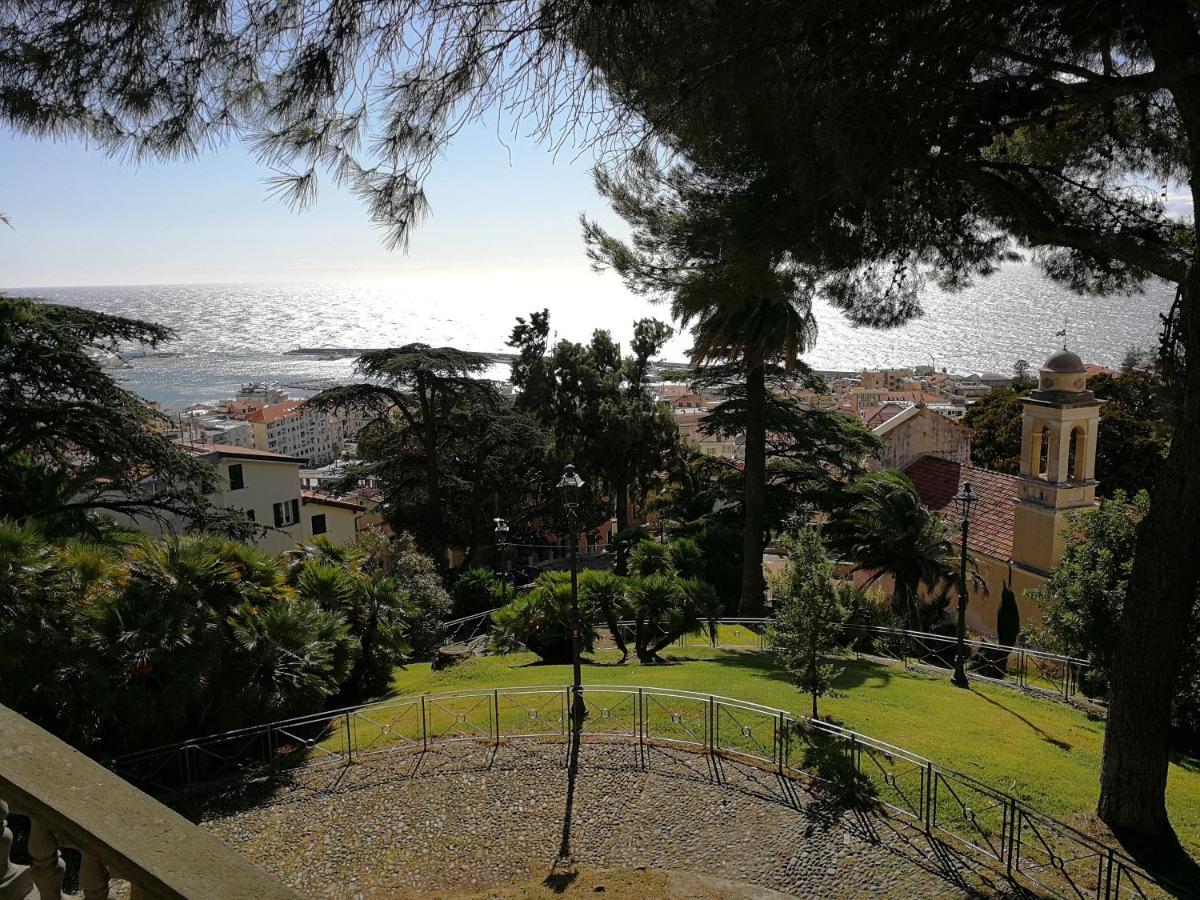 In Centro Citta, Nei Vicoli Del Borgo Appartement San Remo Buitenkant foto