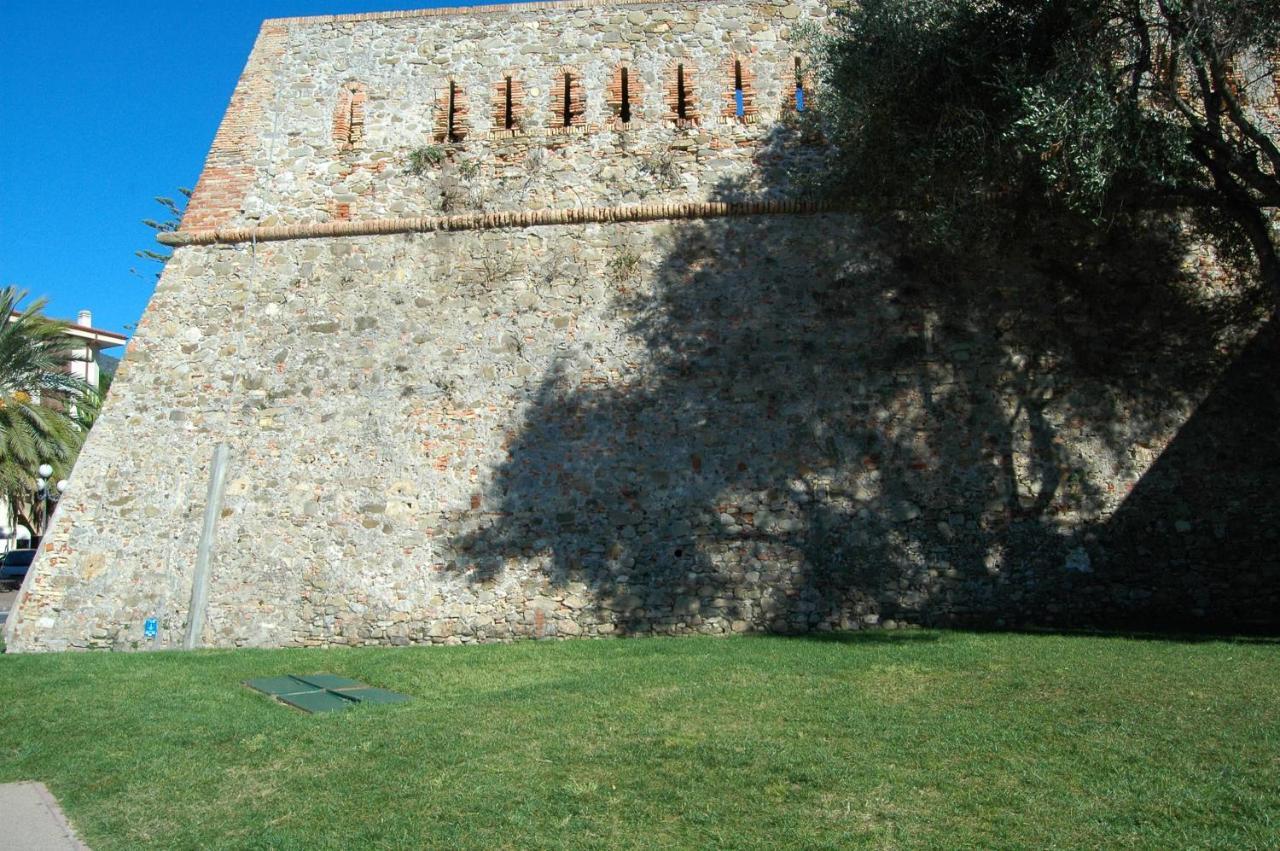 In Centro Citta, Nei Vicoli Del Borgo Appartement San Remo Buitenkant foto